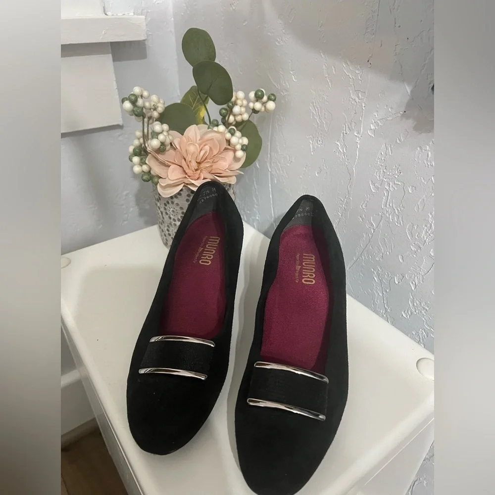 Murano Women’s Shoes.  Size 7 1/2.  Color is Black.